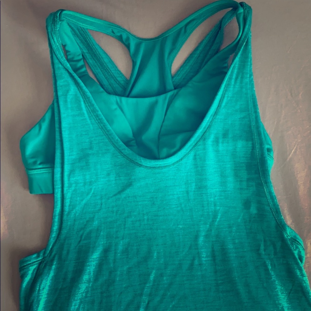 Lululemon top with built in bra